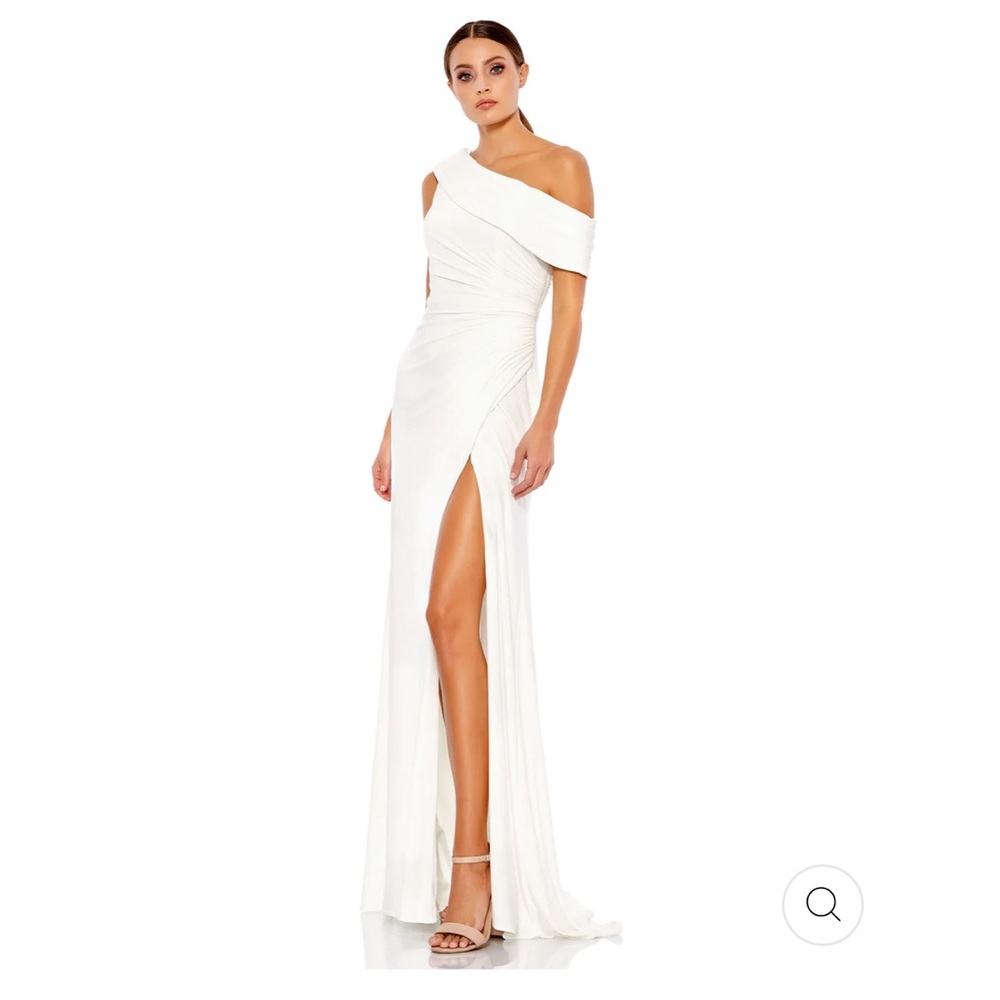 White dress elegant Mac Duggal